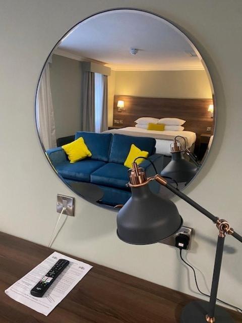 Beaufort Park Hotel Mold Extérieur photo