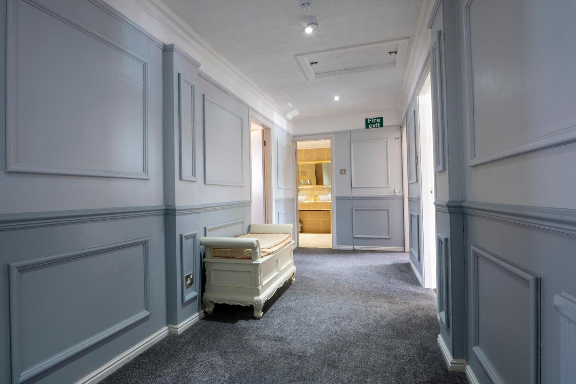 Beaufort Park Hotel Mold Extérieur photo
