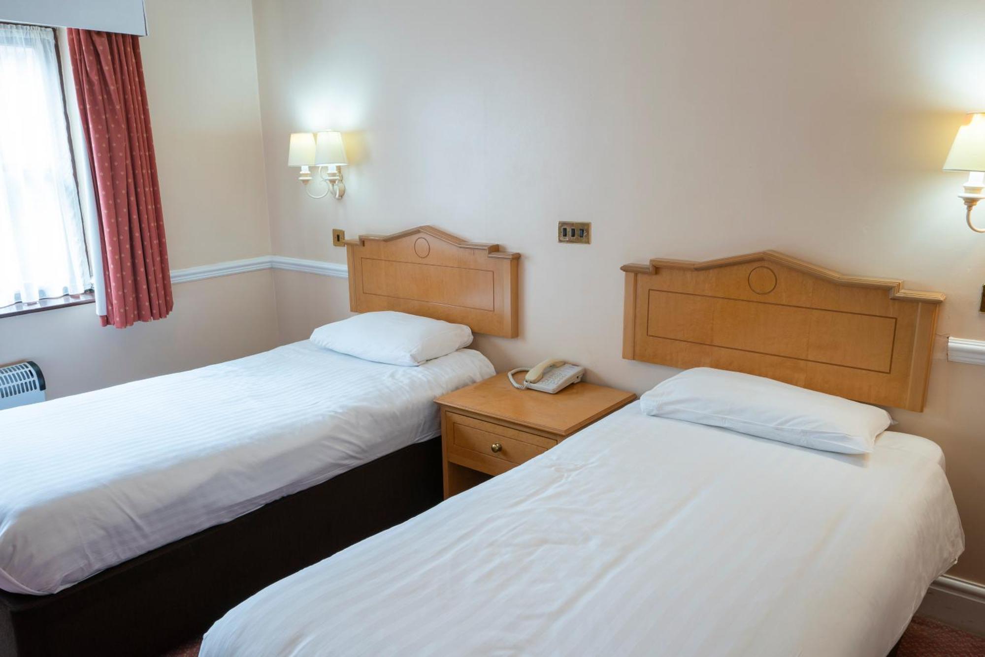 Beaufort Park Hotel Mold Extérieur photo