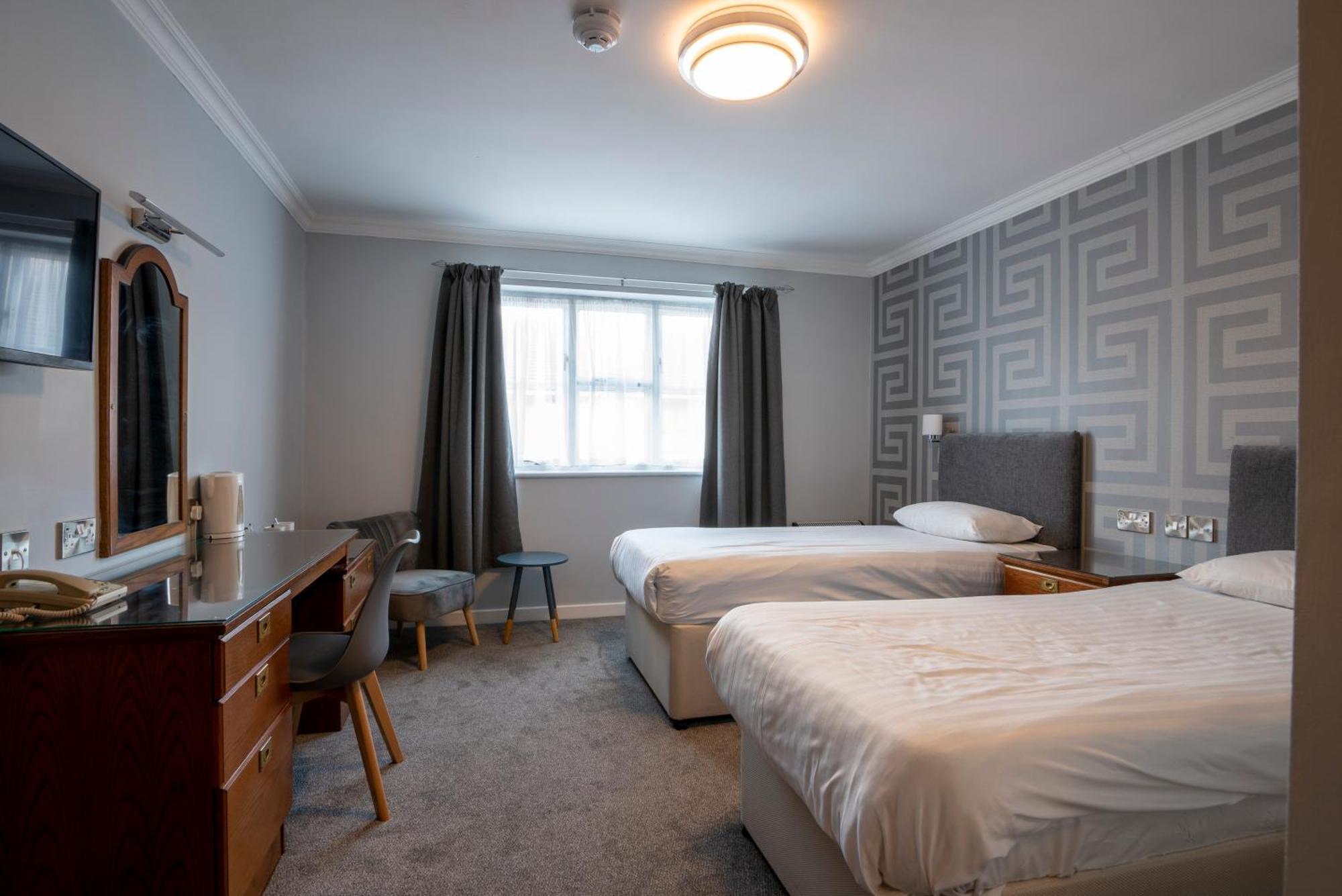 Beaufort Park Hotel Mold Extérieur photo