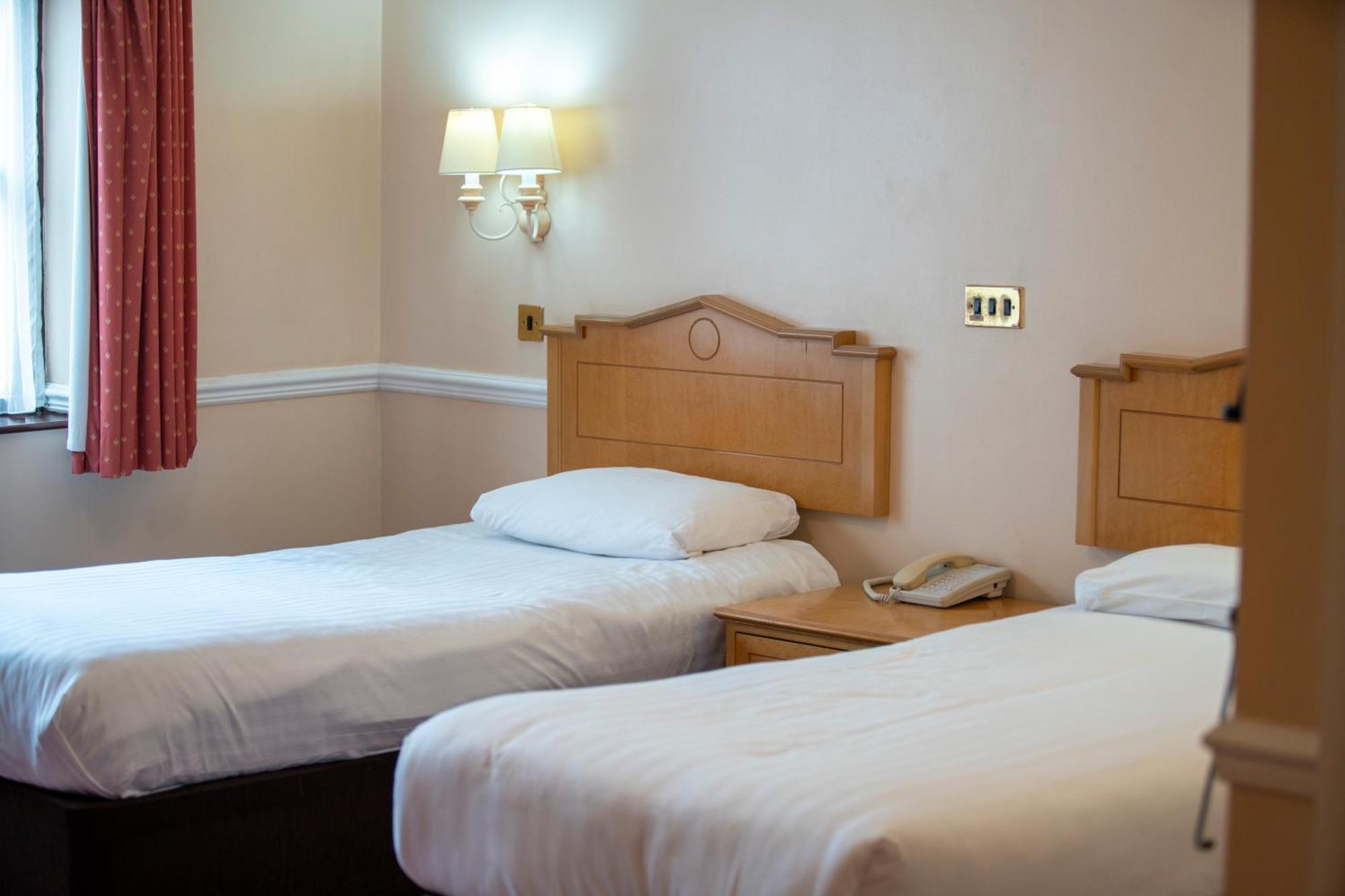 Beaufort Park Hotel Mold Extérieur photo