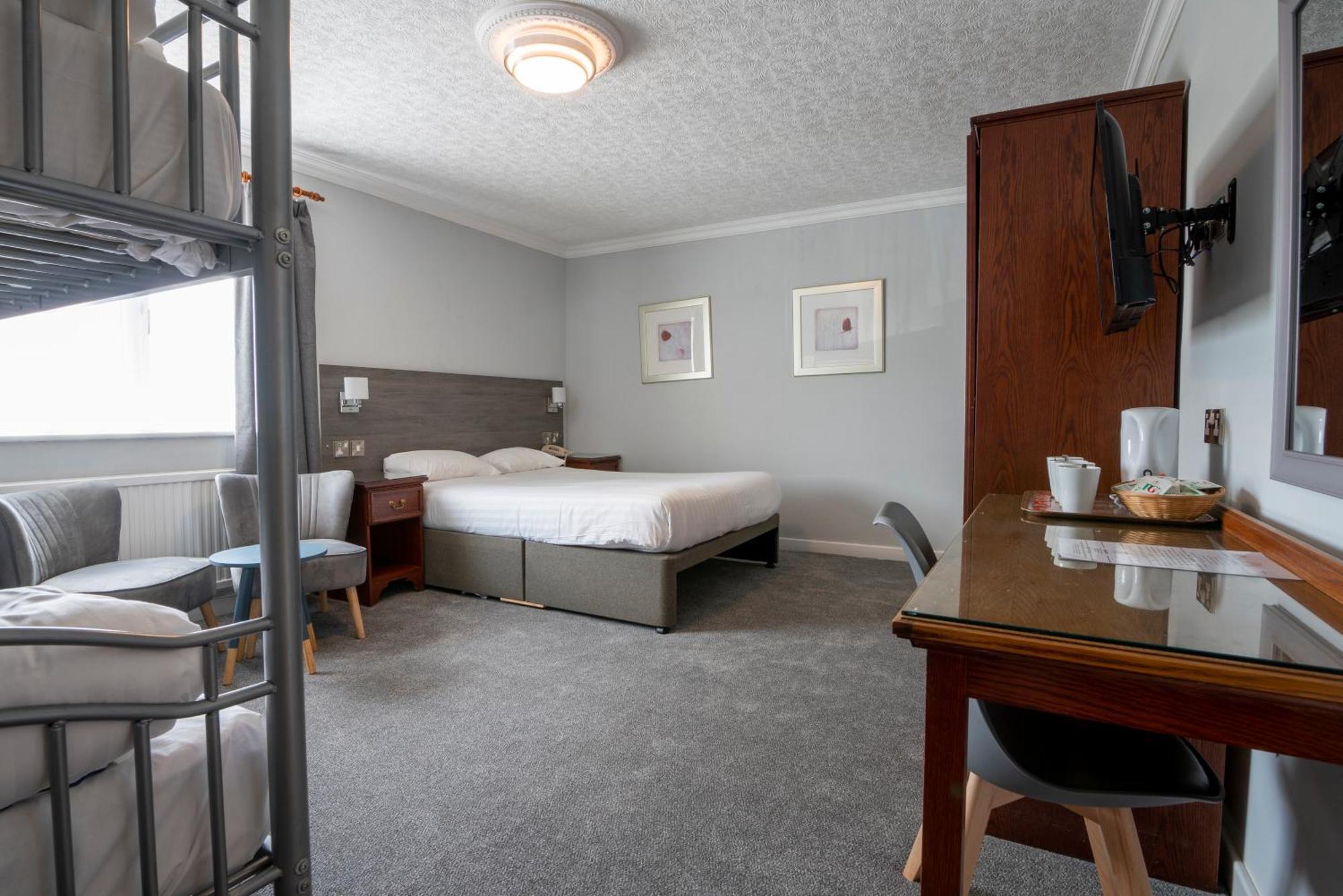 Beaufort Park Hotel Mold Extérieur photo
