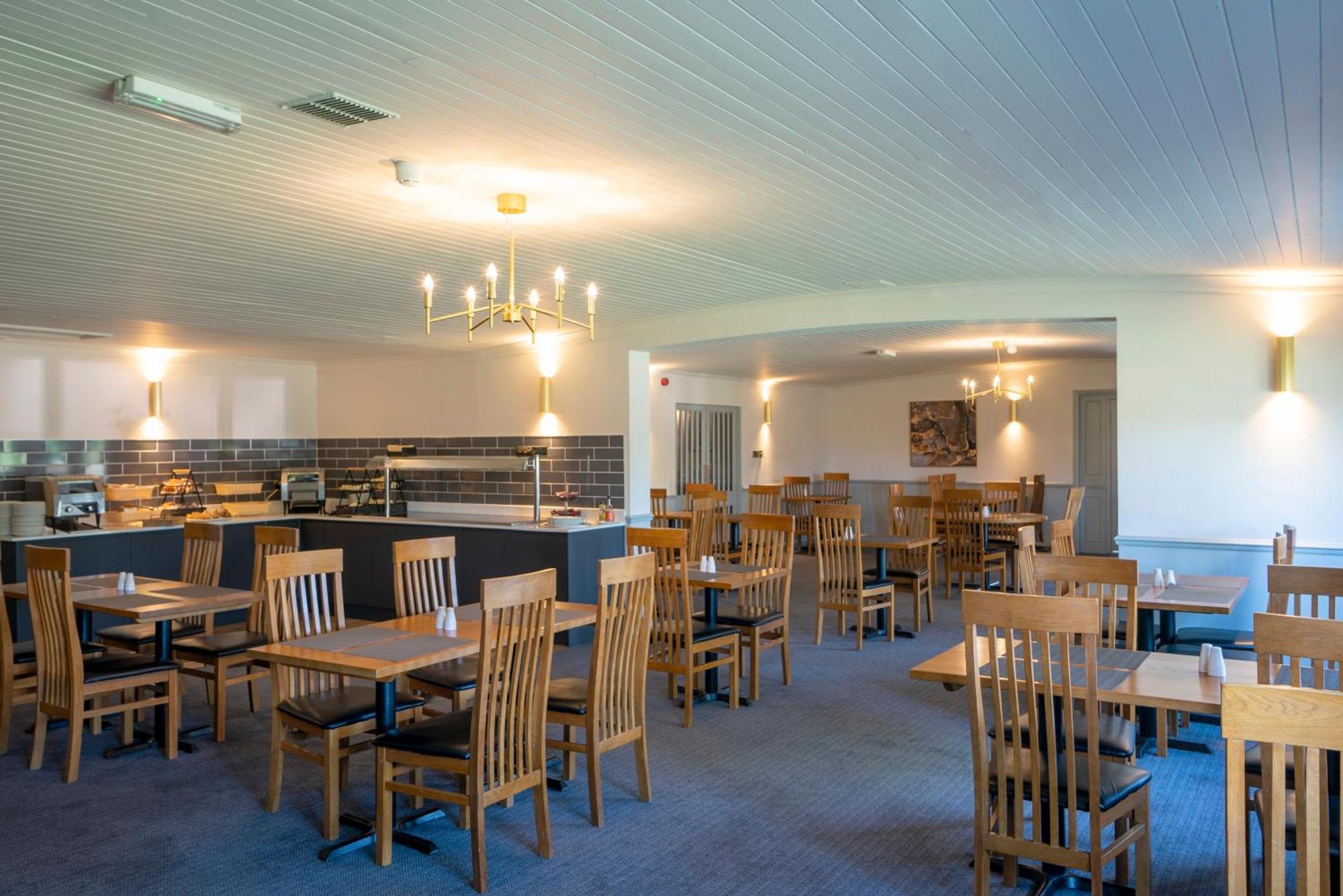 Beaufort Park Hotel Mold Extérieur photo