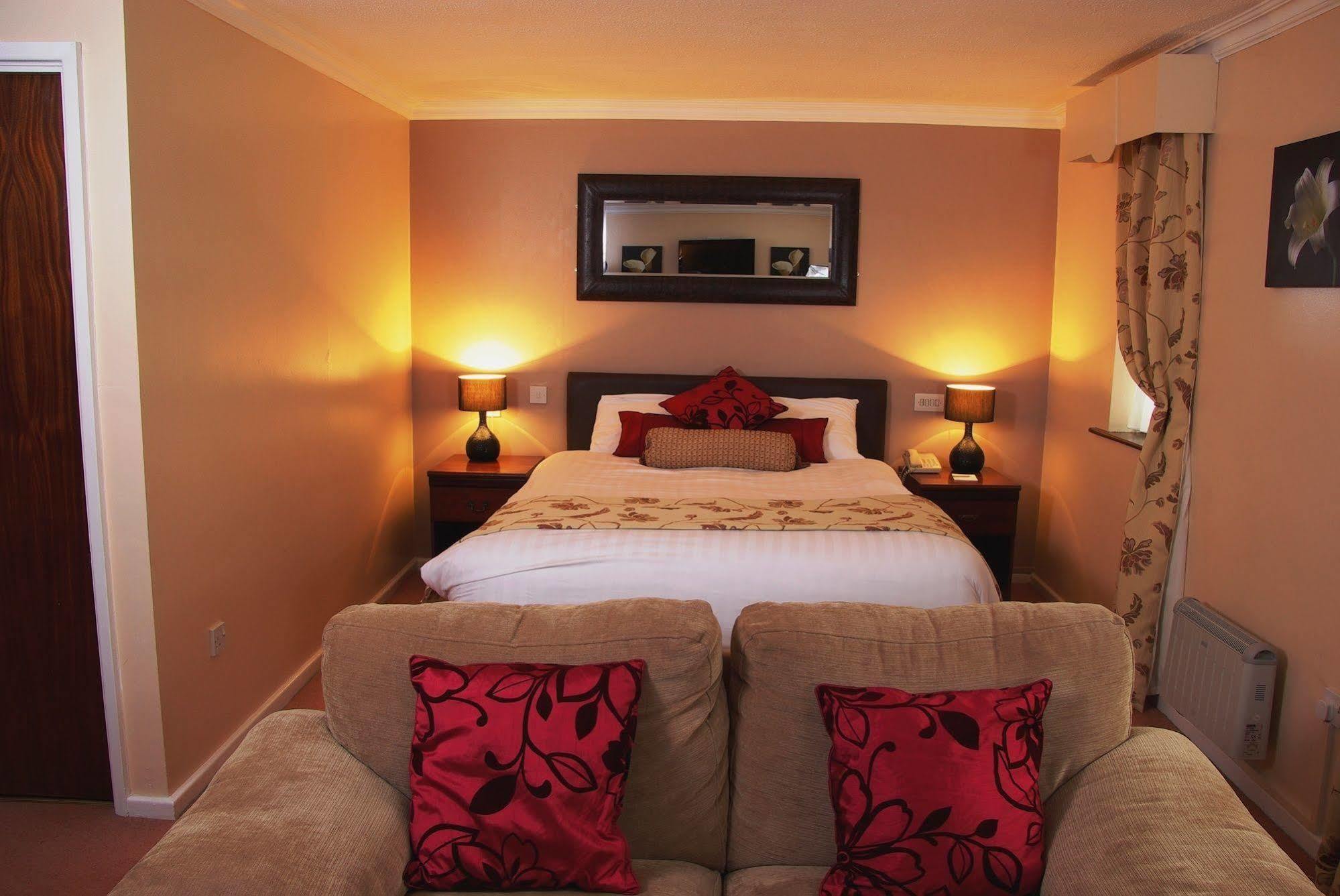 Beaufort Park Hotel Mold Extérieur photo
