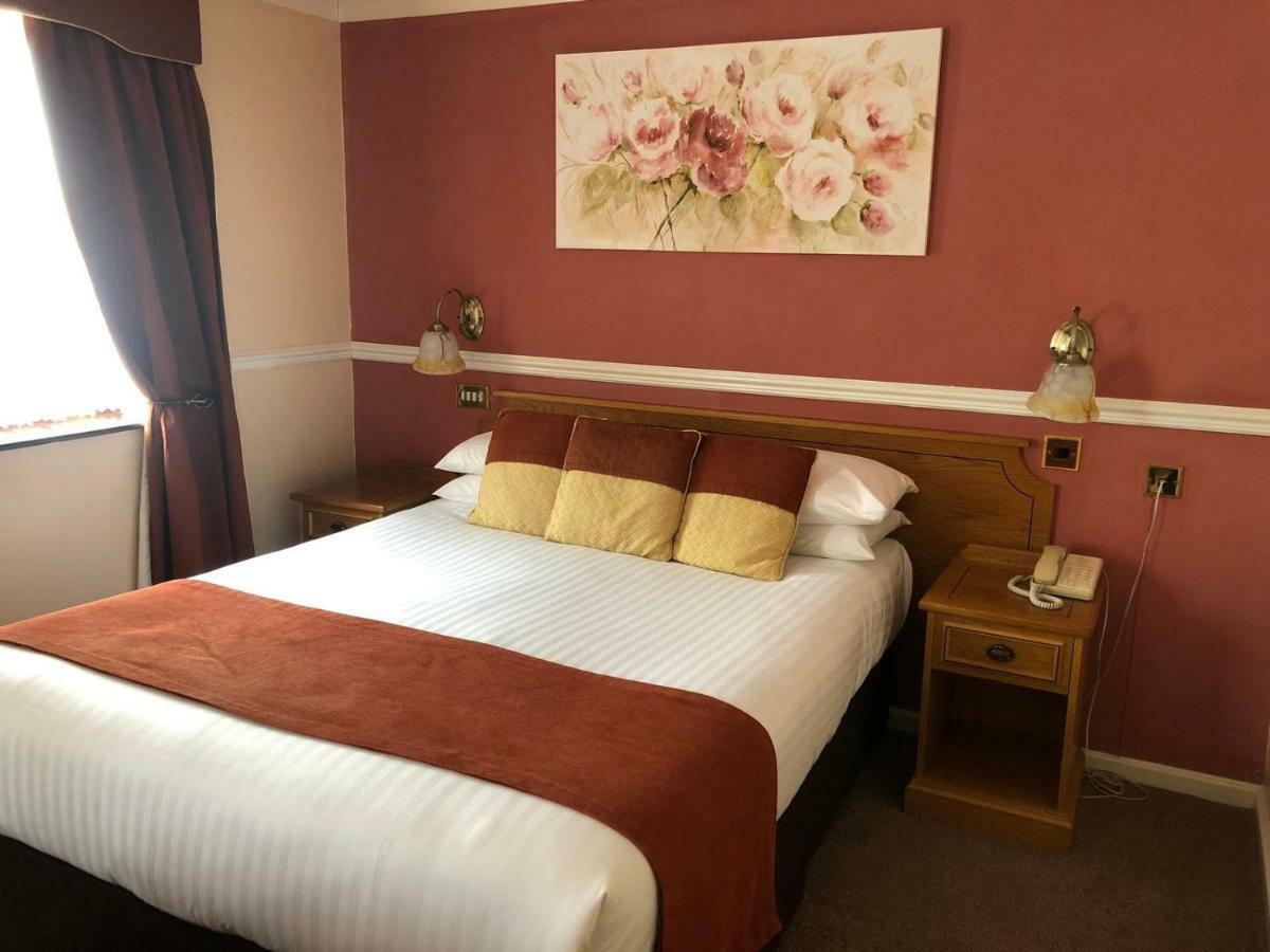 Beaufort Park Hotel Mold Extérieur photo